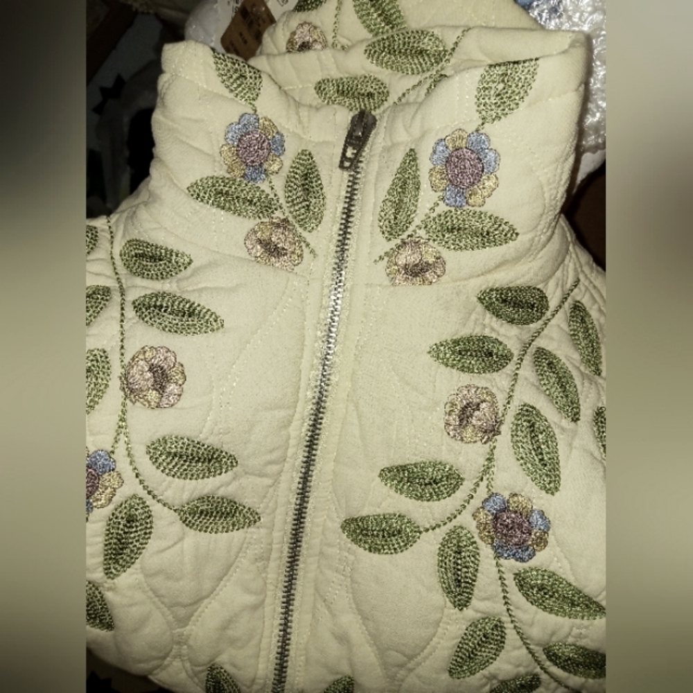 BlankNYC Floral Embroidered Quilted Jacket Full Zip - Picture 4 of 16
